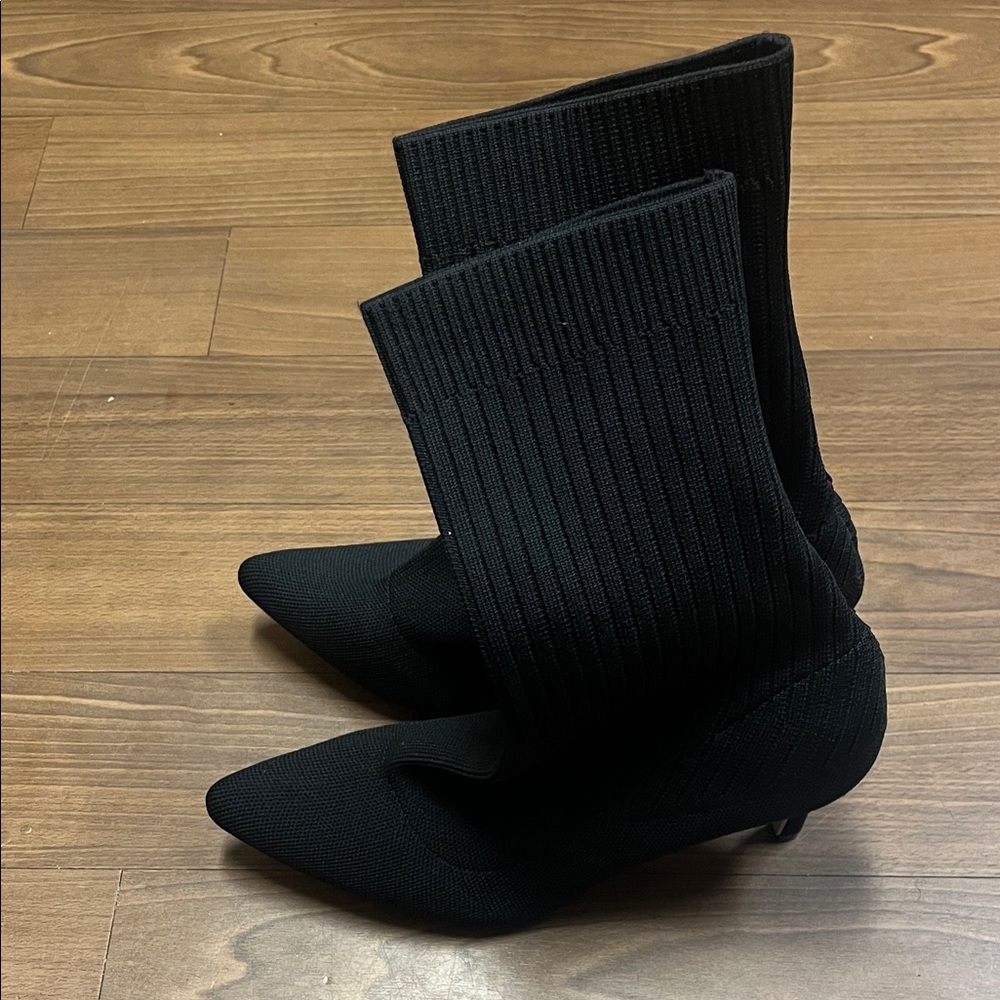 Black Ribbed Mid-Calf Boots - Picture 2 of 6